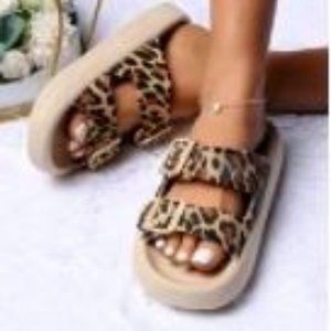 Leopard Pattern Slip On Slides SIZE 8